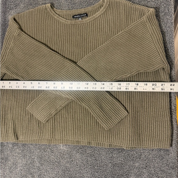 Kendall &  Kylie Olive Green Ribbed Sweater- M - Picture 3 of 4